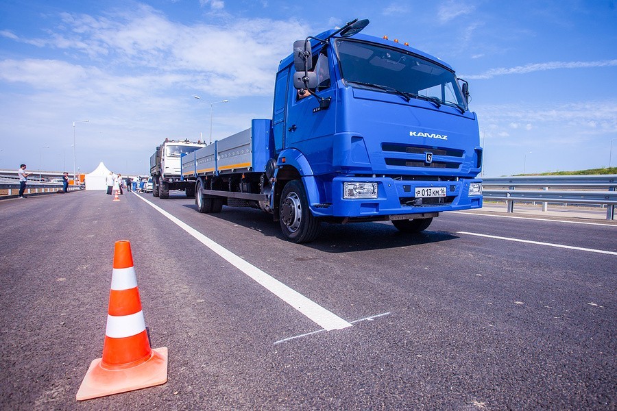 В России запускают движение беспилотных автомобилей по трассе М-11