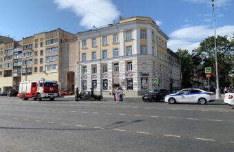 В центре Твери столкнулись две иномарки