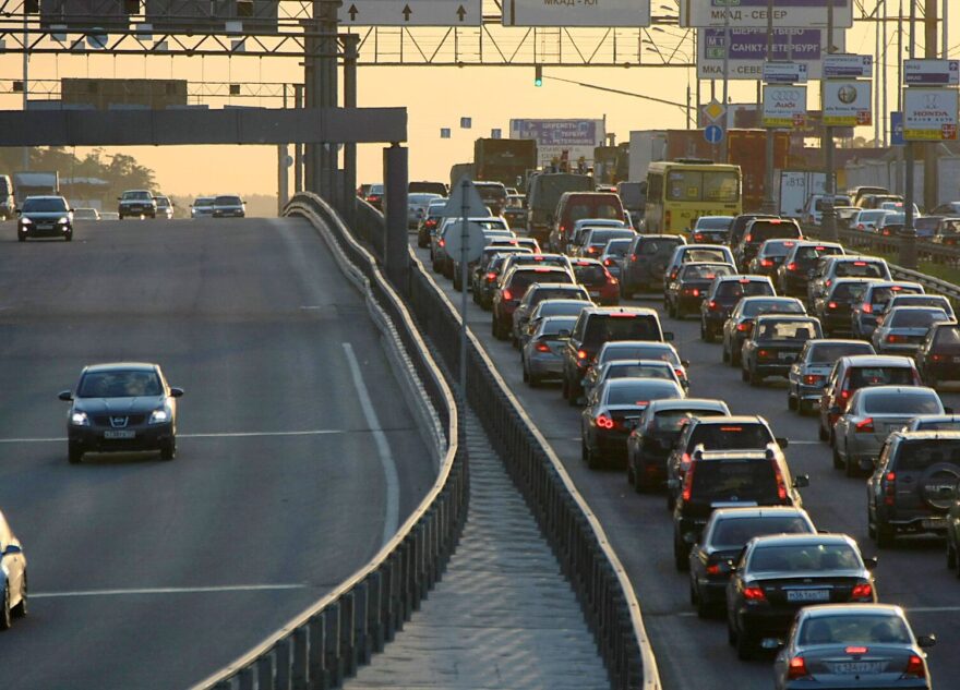 В Тверской области на М-9 перекрыт участок дороги