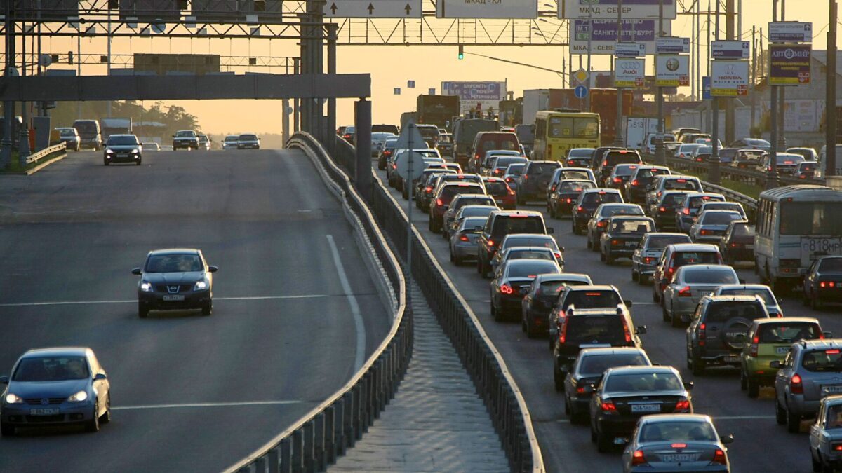 В Тверской области на М-9 перекрыт участок дороги