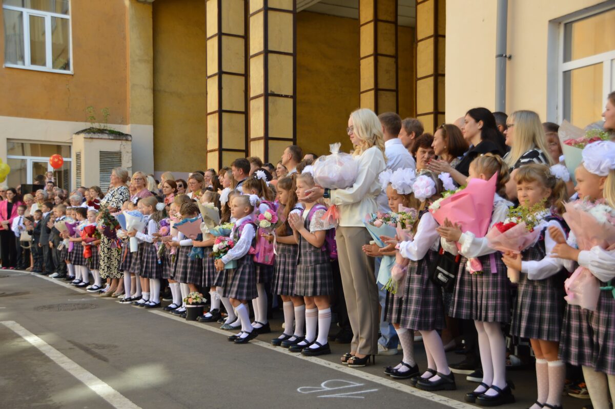 В тверских школах прошли торжественные линейки