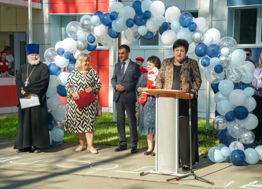 Глава Лихославльского округа поздравила школьников с Днём знаний