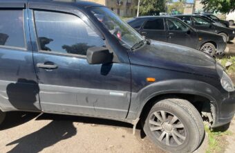 В Твери водитель автомобиля сбил велосипедиста на парковке