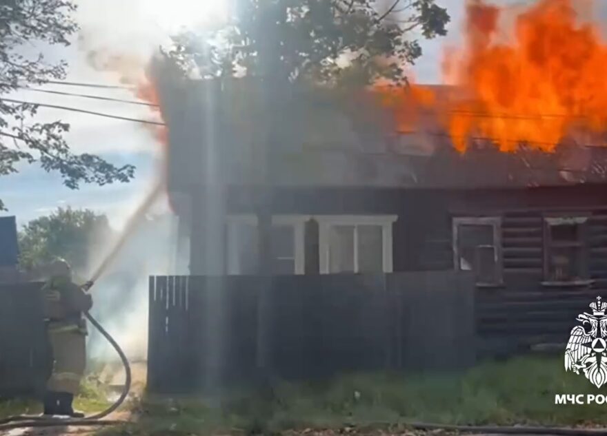 В посёлке в Тверской области сгорел жилой дом