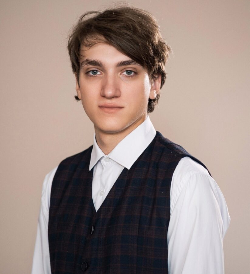 Тверской драмтеатр опроверг слухи о замене Тараса Кузьмина похожим артистом