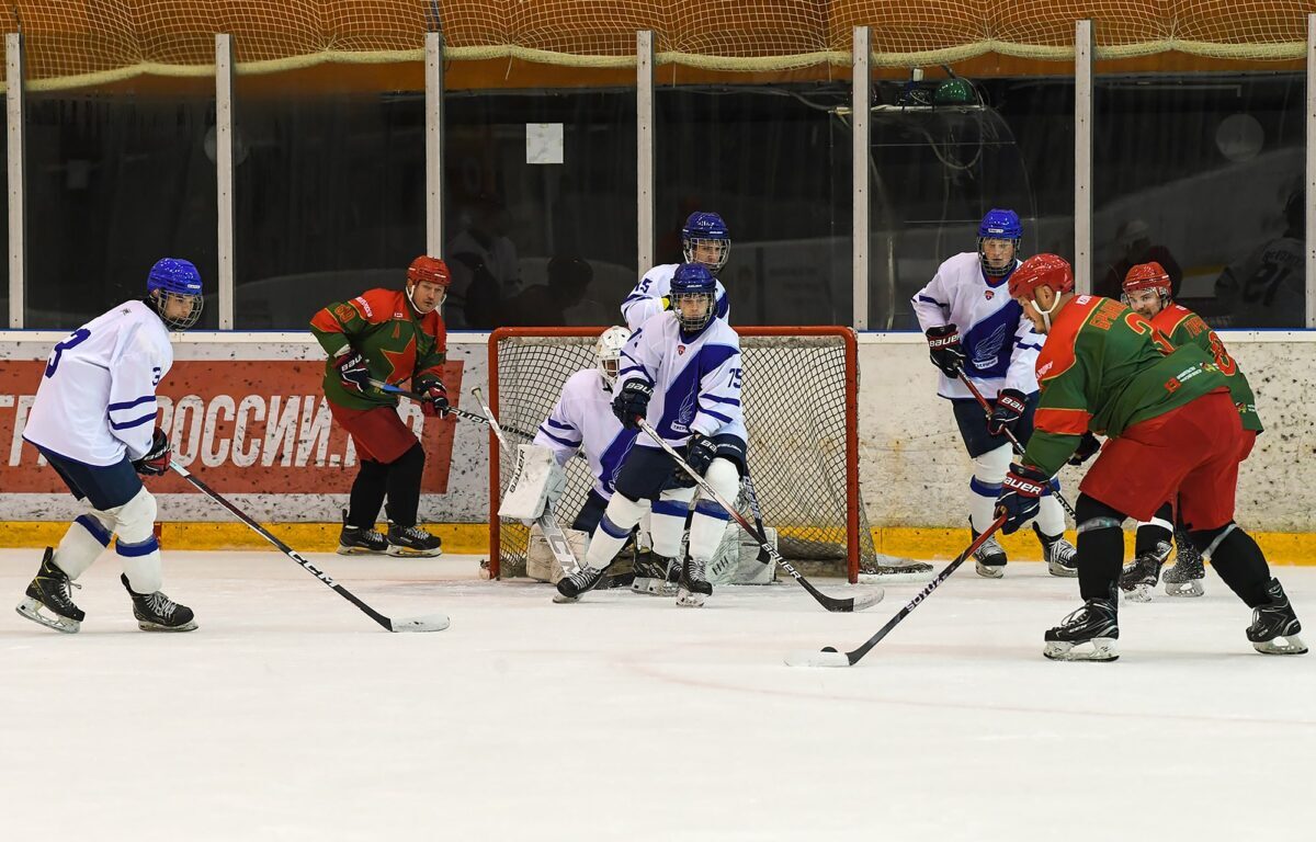В Твери на благотворительном хоккейном матче в поддержку бойцов СВО собрали 5 миллионов рублей