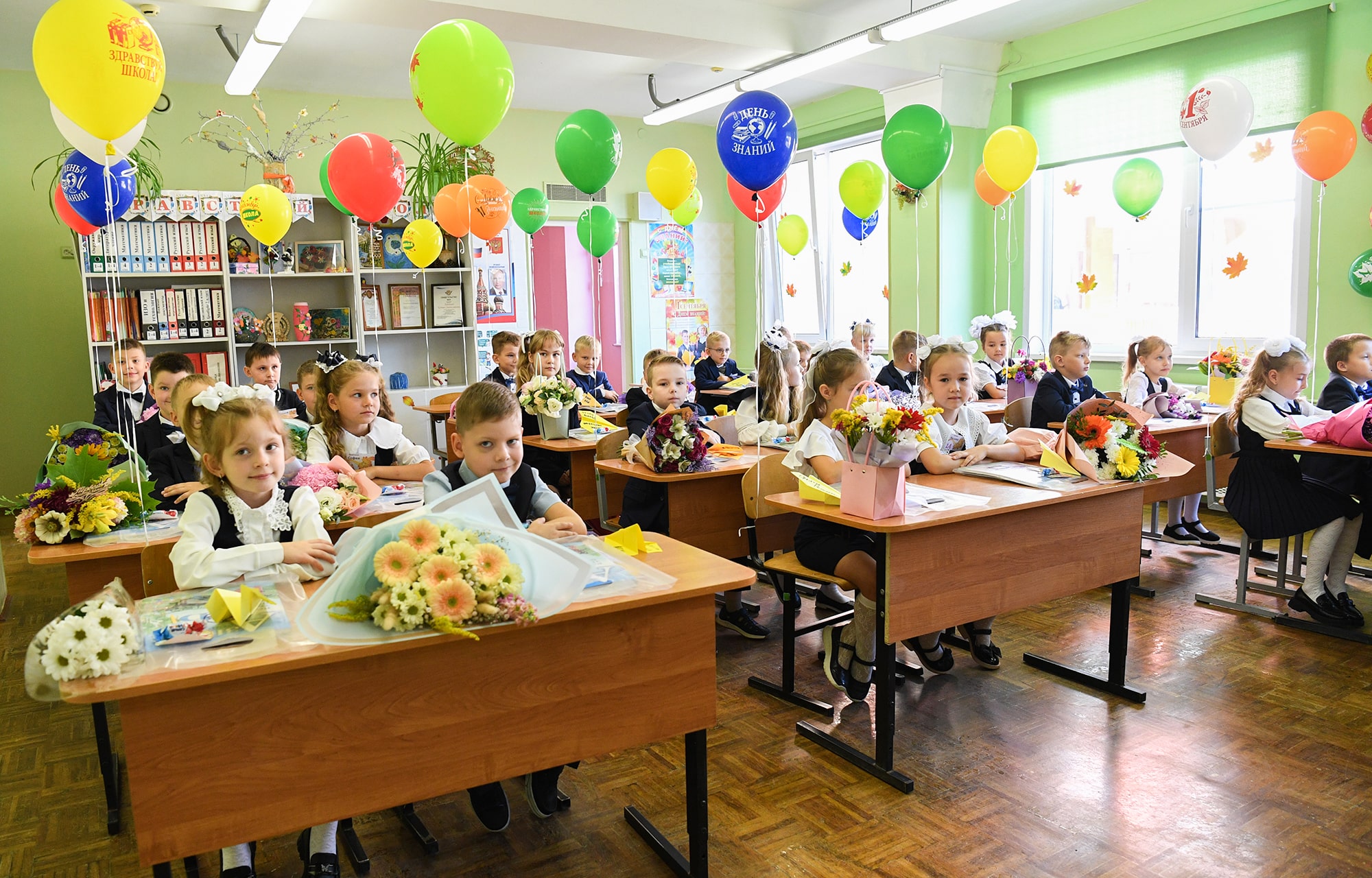 «В добрый путь!»: губернатор Игорь Руденя поздравил с Днём знаний учеников школы № 52 Твери