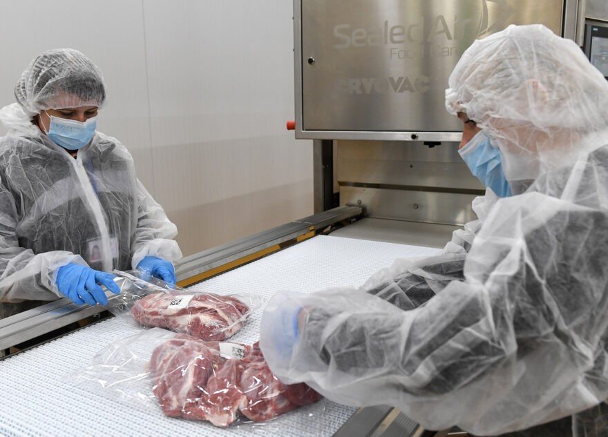 В Тверской области растет производство мяса, субпродуктов и мясной продукции В Тверской области растет производство мяса, субпродуктов и мясной продукции
