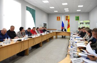 Губернатор Игорь Руденя в Торопце провел заседание штаба по ликвидации последствий атаки БПЛА Губернатор Игорь Руденя в Торопце провел заседание штаба по ликвидации последствий атаки БПЛА