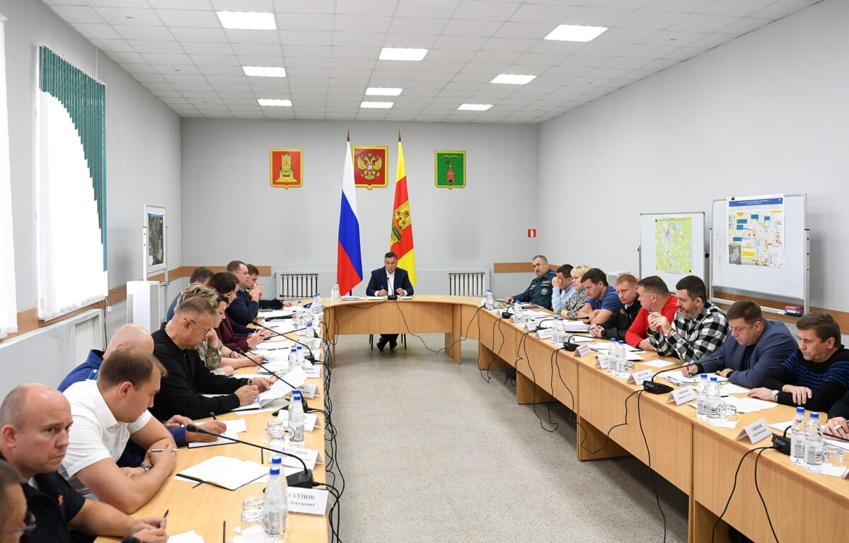 Ремонт жилых домов и подключение отопления: Игорь Руденя поставил задачи на утреннем заседании оперативного штаба