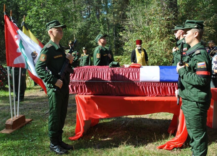 В Тверской области простились с сержантом, погибшим на СВО