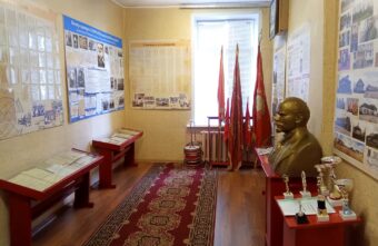 В Горицкой школе Тверской области открыли экспозицию, посвящённую выдающемуся выпускнику