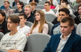 В Твери молодому поколению представили фильм «По ком звонит колокол в Медном» В Твери молодому поколению представили фильм «По ком звонит колокол в Медном»