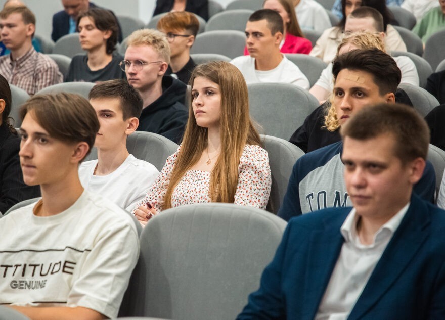 В Твери молодому поколению представили фильм «По ком звонит колокол в Медном» В Твери молодому поколению представили фильм «По ком звонит колокол в Медном»