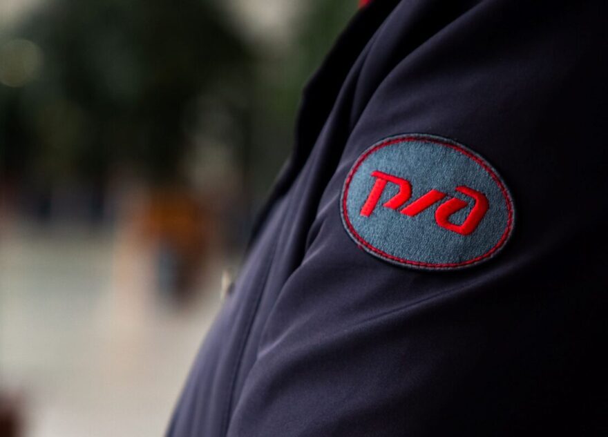 В Тверской области с рельсов сошел рабочий кран