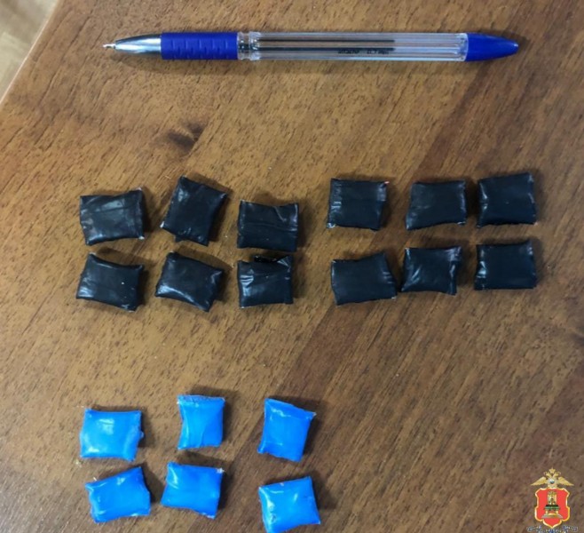 20 свёртков с наркотиками нашли у задержанного в Тверской области мужчины