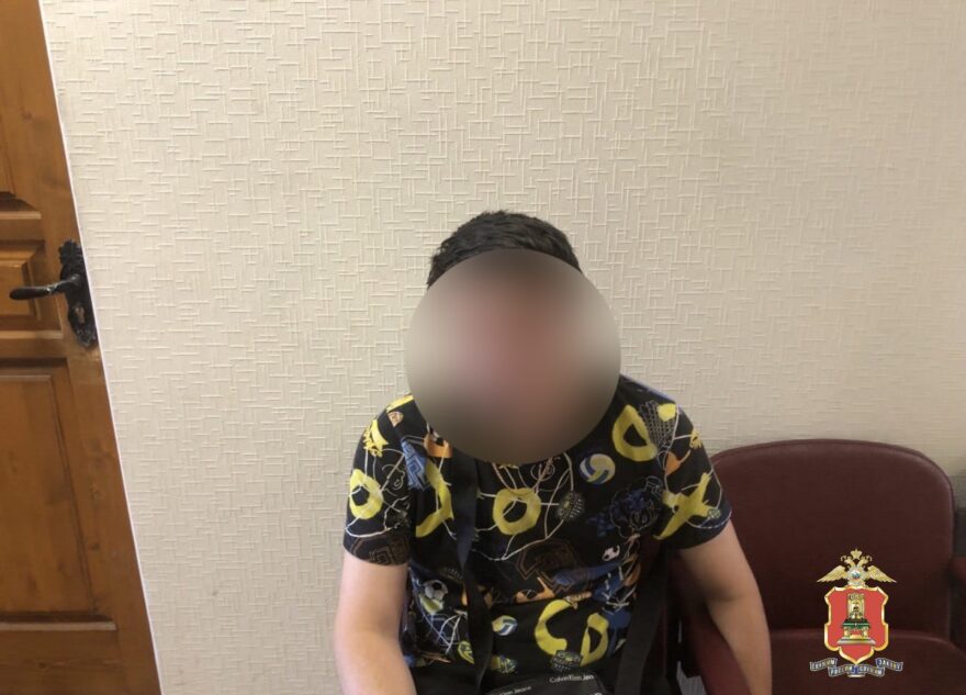 В Твери задержали молодого парня с крупной партией мефедрона