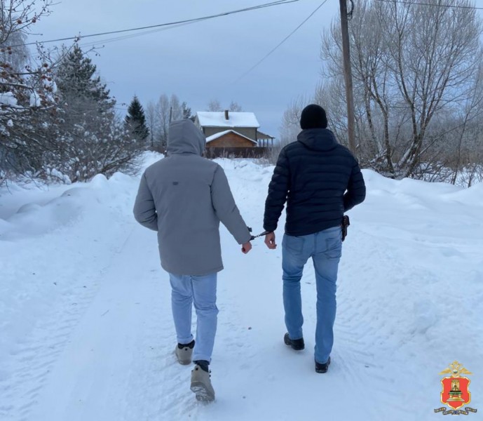 В Тверской области мужчина работал курьером мошенников и обирал пенсионеров В Тверской области мужчина работал курьером мошенников и обирал пенсионеров