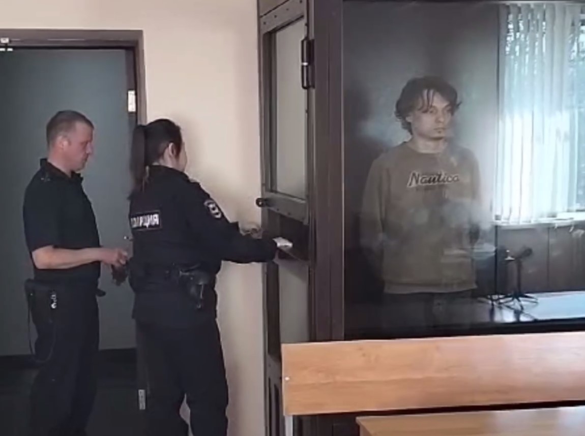 В Твери заключен под стражу парень, который поджигал шины в подъездах