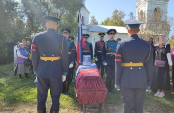 Жители Тверской области простились с погибшим на СВО Артуром Григорьевым