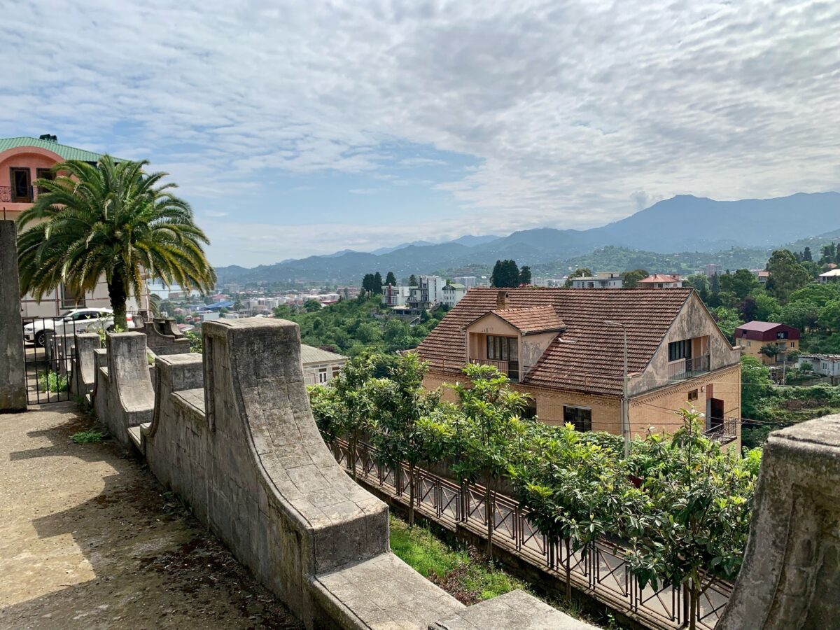 Эксперты назвали бюджетные направления для отдыха за границей в бархатный сезон