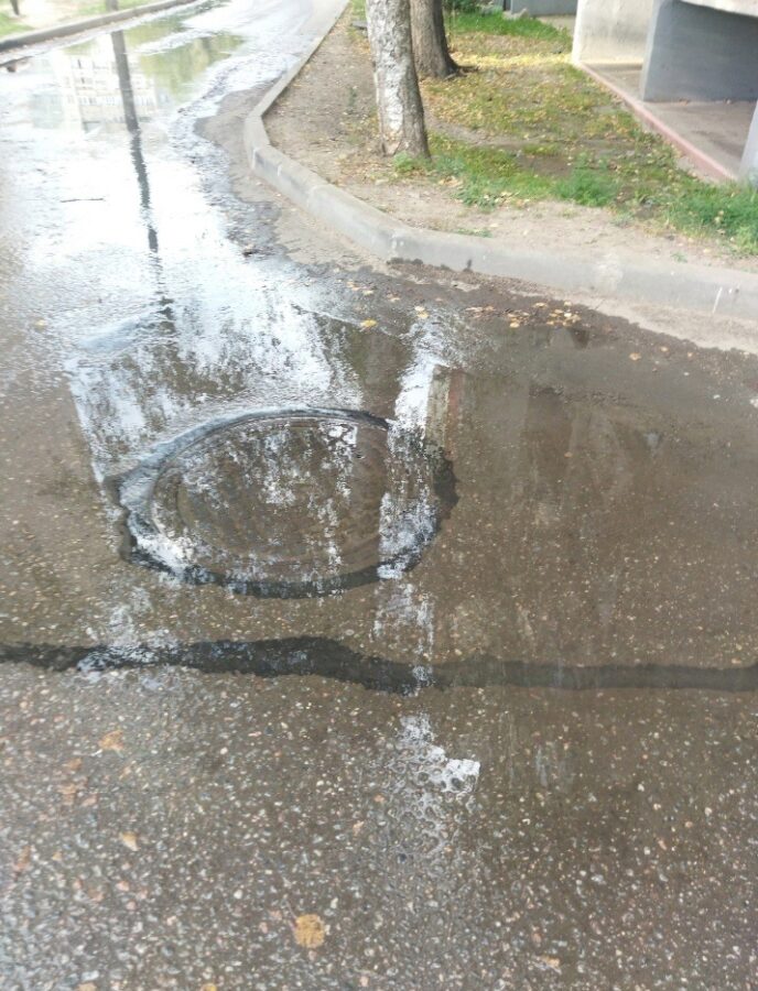 В Тверской области с лета не могут отремонтировать прорванную трубу