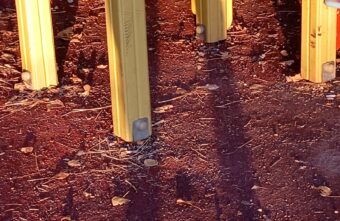 В Тверской области жители сами испортили детскую площадку В Тверской области жители сами испортили детскую площадку