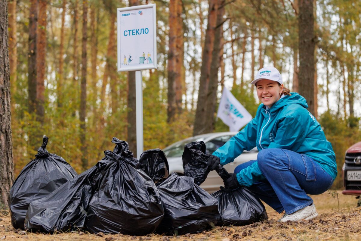Волонтеры Сибур-ПЭТФ организовали субботник в рамках Тверского дня чистоты