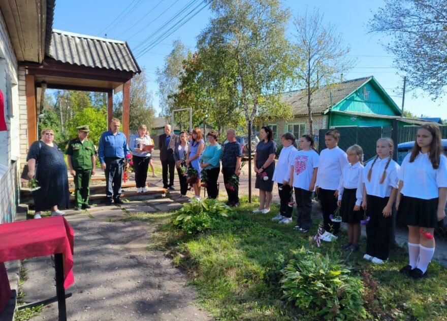 Митинг и открытие мемориальной доски состоялись в Торопецком округе