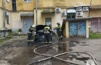 В Твери вспыхнул автомобиль в Заволжском районе В Твери вспыхнул автомобиль в Заволжском районе