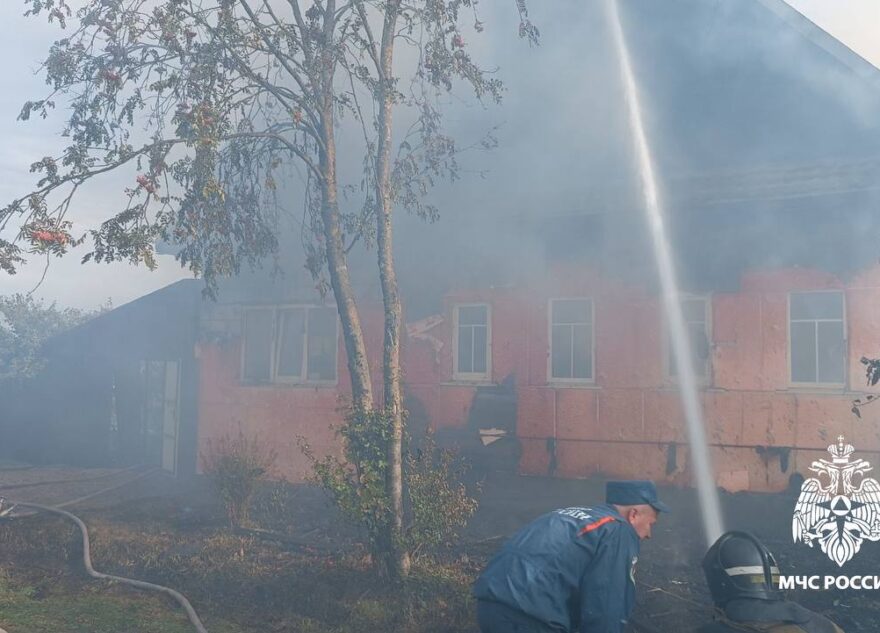 Днем в Тверской области сгорел жилой дом