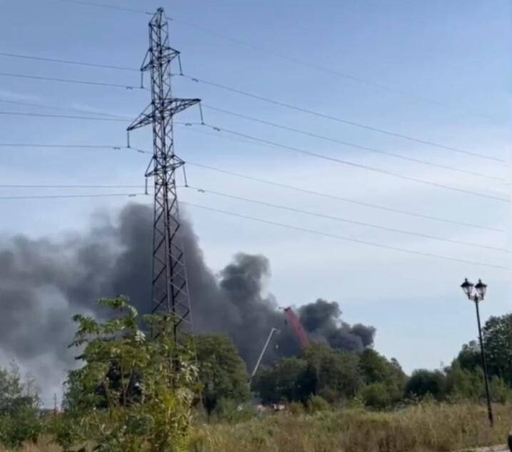 Прокуратура выясняет причины сильного пожара на складе в Твери Прокуратура выясняет причины сильного пожара на складе в Твери