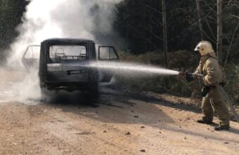 В Тверской области во время движения загорелся УАЗ В Тверской области во время движения загорелся УАЗ