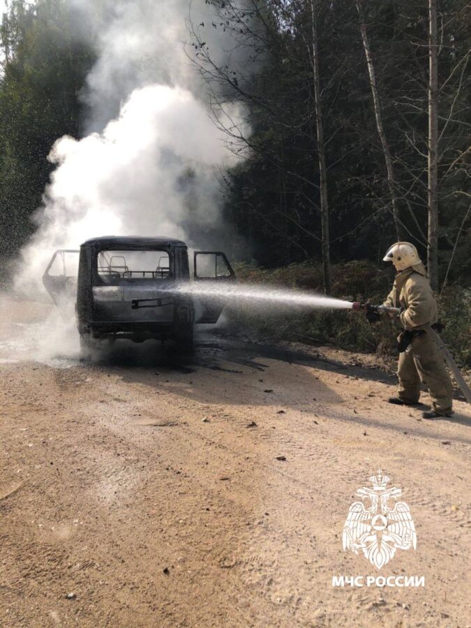 В Тверской области во время движения загорелся УАЗ