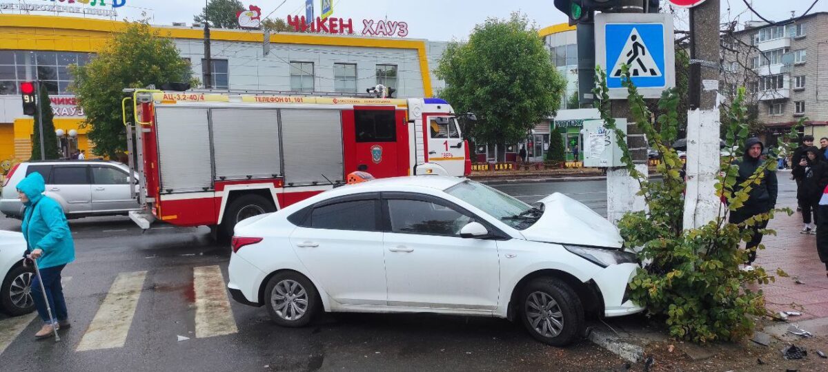 Женщина пострадала в результате аварии в Твери