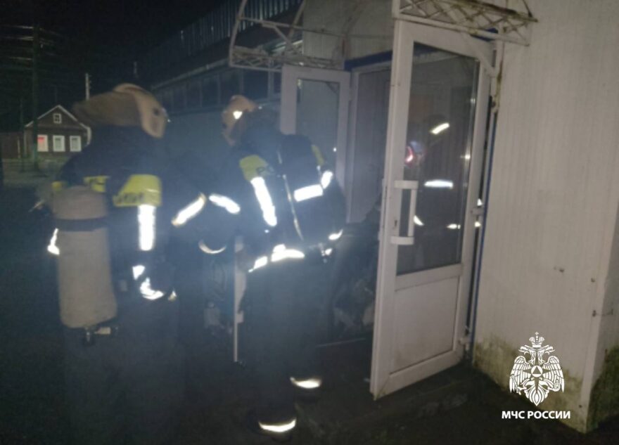 Ночью в Тверской области загорелся магазин