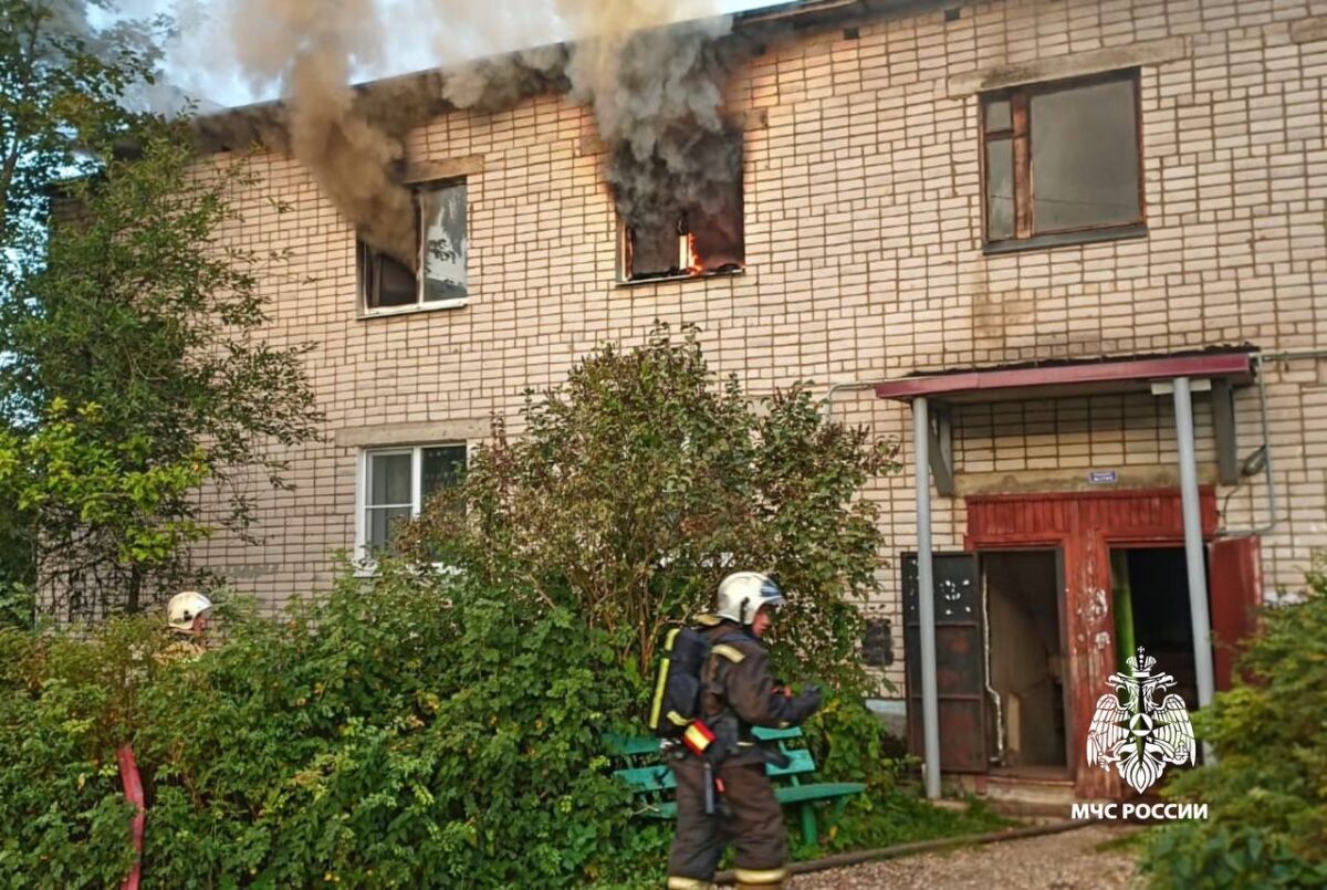 На пожаре в Тверской области спасли четырёх человек
