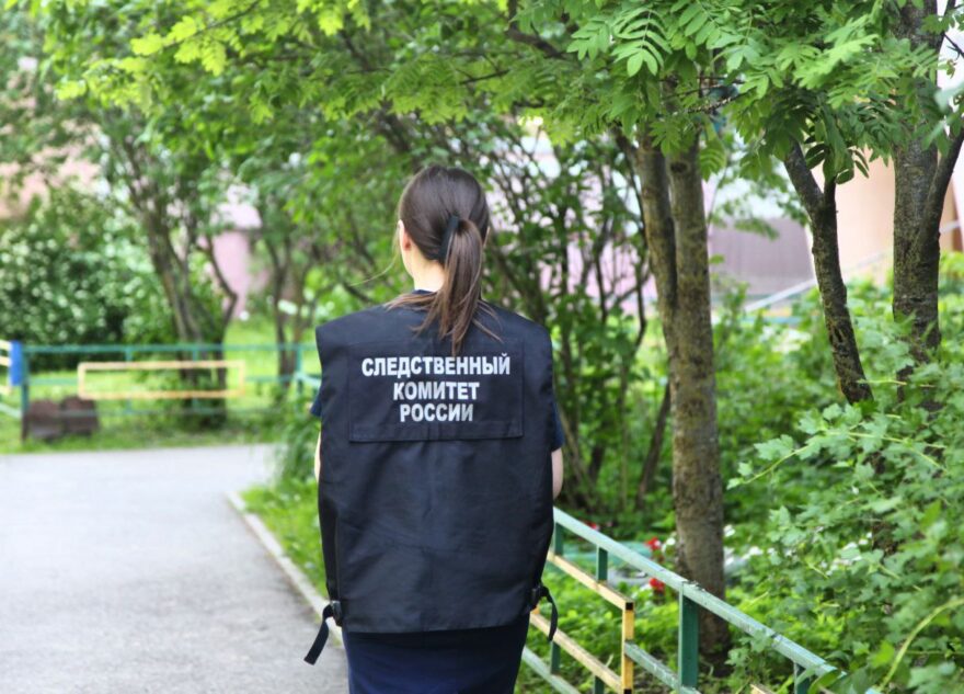 В Тверской области выясняют обстоятельства смерти мужчины, тело которого нашли в квартире