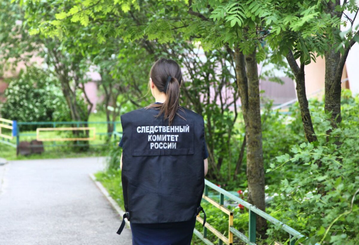 В Тверской области выясняют обстоятельства смерти мужчины, тело которого нашли в квартире