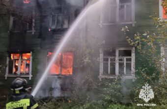 В Тверской области загорелся многоквартирный жилой дом В Тверской области загорелся многоквартирный жилой дом