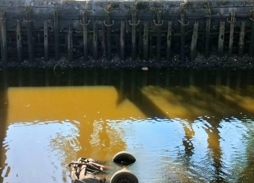 Железную утопленницу вытащили из канала в Тверской области