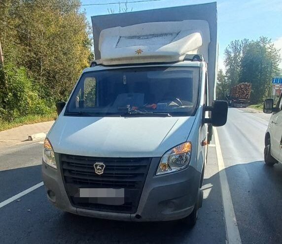 Пожилой пешеход-нарушитель попал под колёса машины в Твери