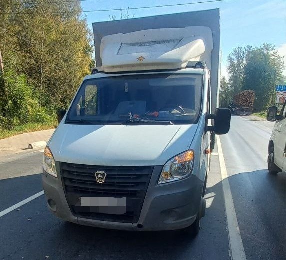 Пожилой пешеход-нарушитель попал под колёса машины в Твери