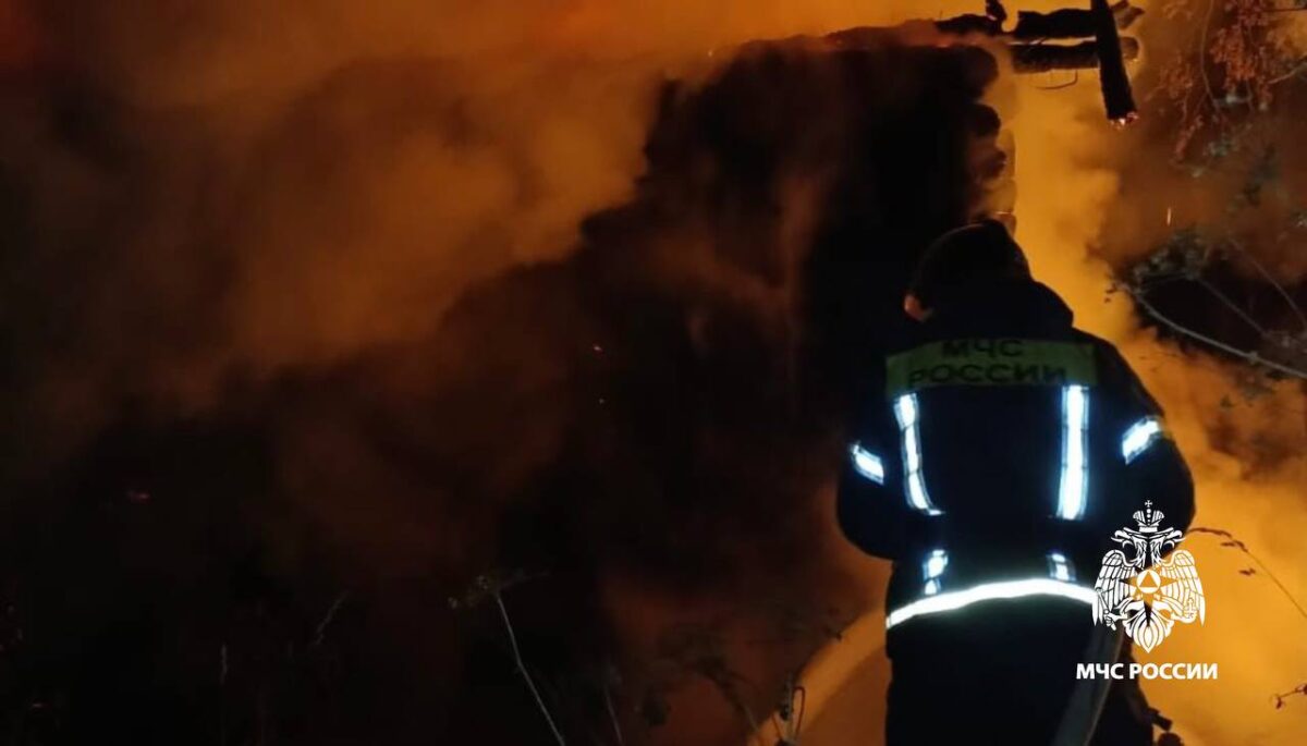 В Тверской области дотла сгорела заброшка