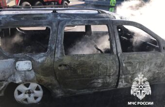 Автомобиль сгорел на трассе в Тверской области Автомобиль сгорел на трассе в Тверской области