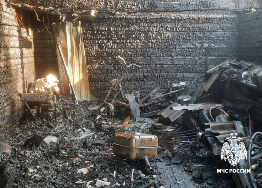 В Тверской области сгорел гараж