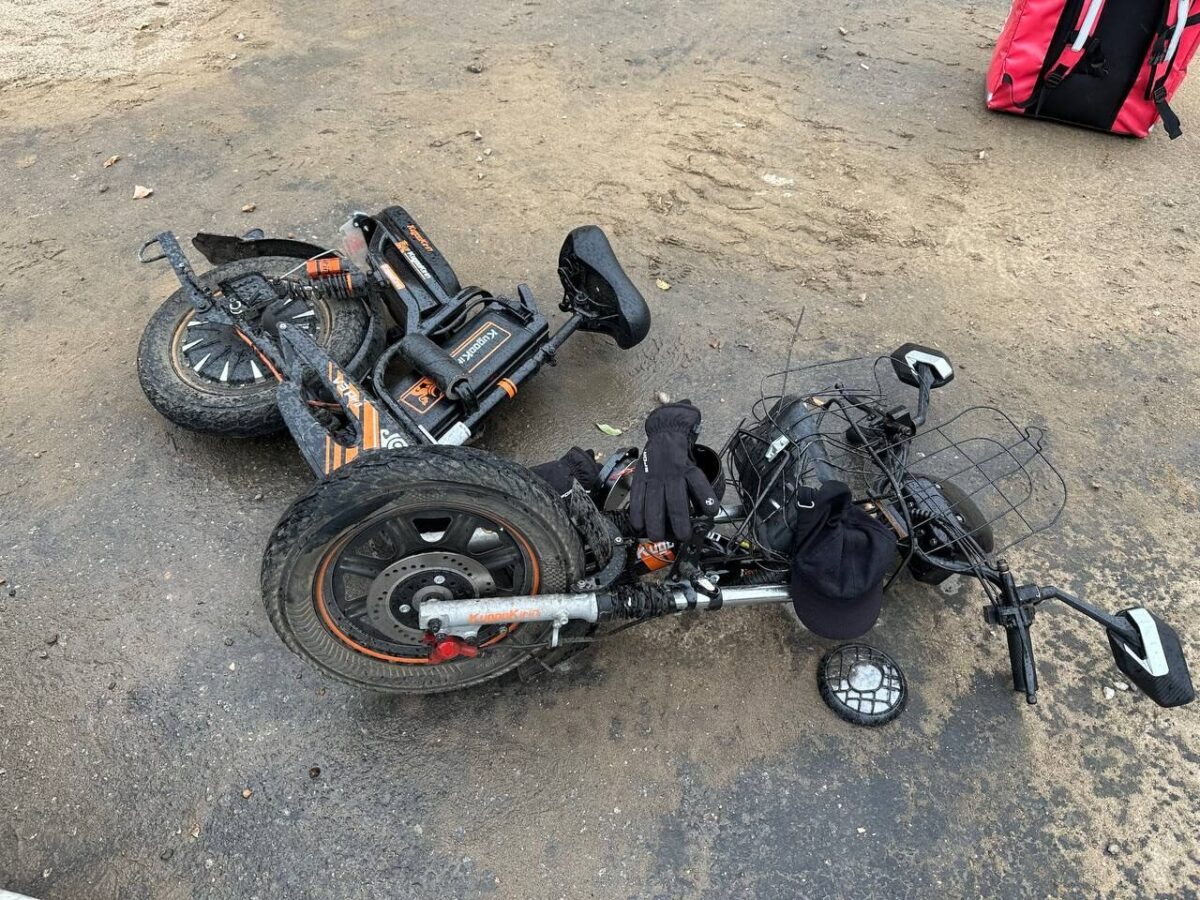 Электросамокатчик пострадал в столкновении с самосвалом в Твери