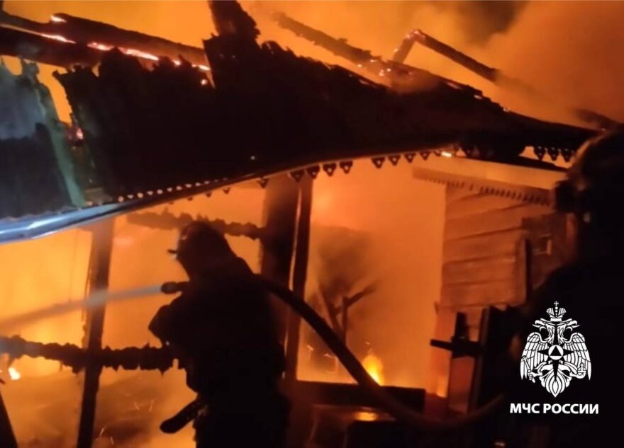 В деревне в Тверской области сгорел дом