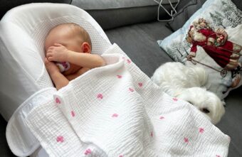 Знаменитая тверская лыжница Наталья Терентьева выложила первое фото новорожденной дочери Знаменитая тверская лыжница Наталья Терентьева выложила первое фото новорожденной дочери