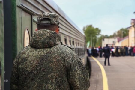 Николай Борисов: «Нашими военнослужащими взят на вооружение как никогда актуальный сейчас лозунг» Николай Борисов: «Нашими военнослужащими взят на вооружение как никогда актуальный сейчас лозунг»